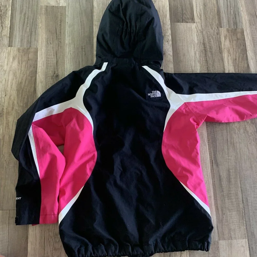 The North Face Girls Black and Pink Windbreaker Hyvent Jacket Size L 14/…